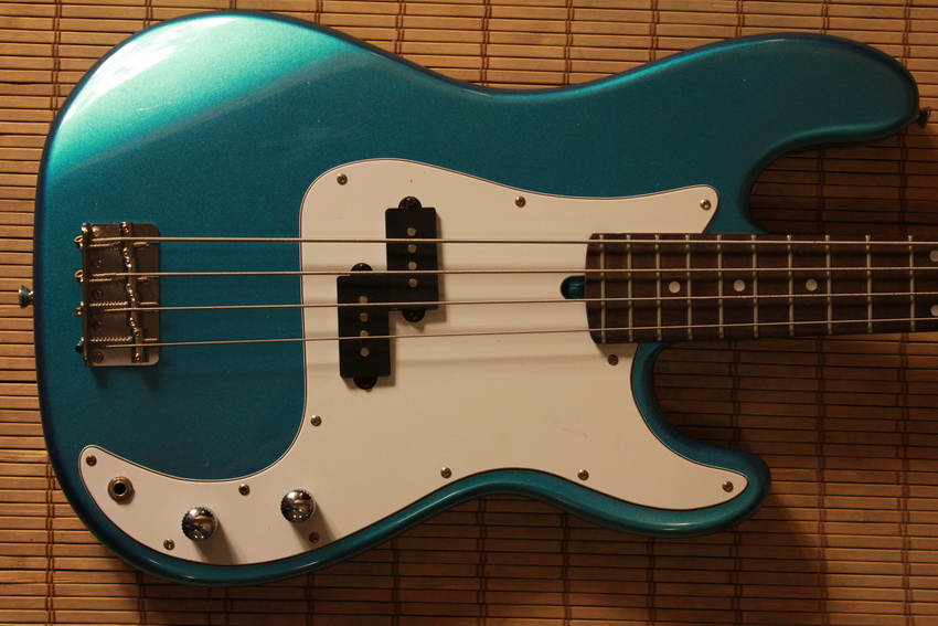 BACCHUS BPB-300R Universe Precision Bass