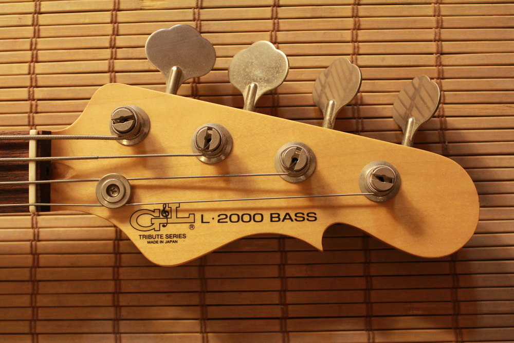 G&L L-2000 Nat Japan Tribute Bass
